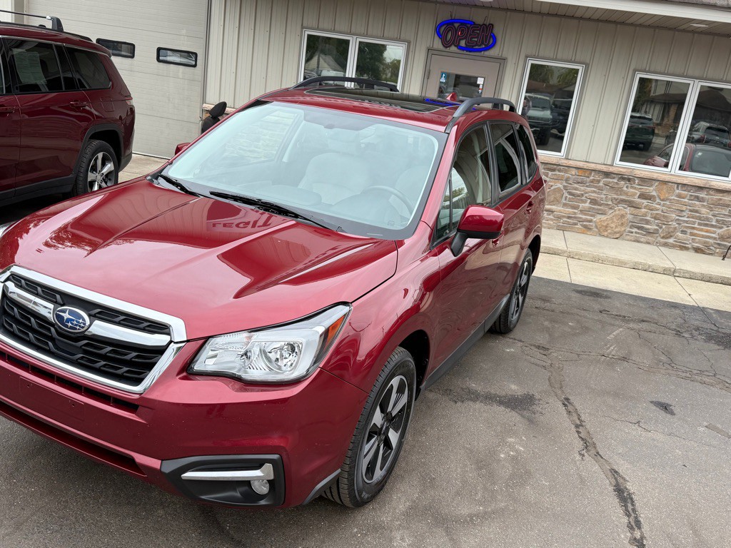 2017 Subaru Forester Image 12