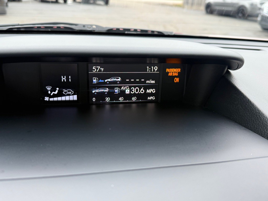 2017 Subaru Forester Image 27