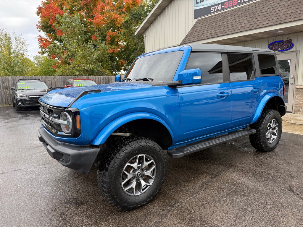 2023 Ford Bronco Image 2