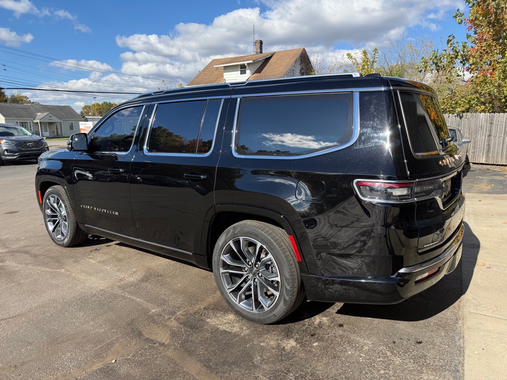 2023 Jeep Grand Cherokee Image 3