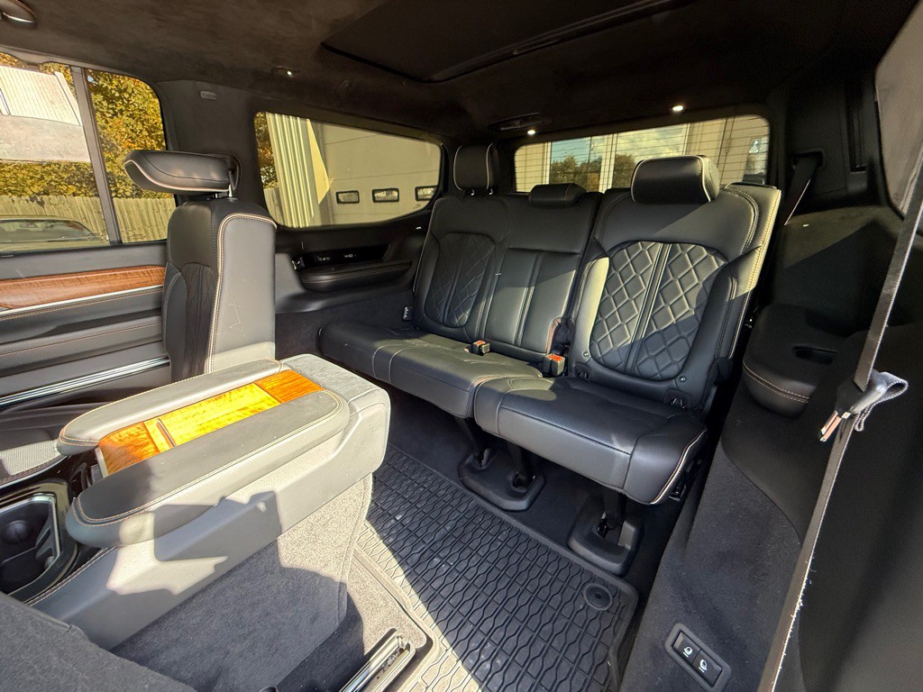 2023 Jeep Grand Cherokee Image 12