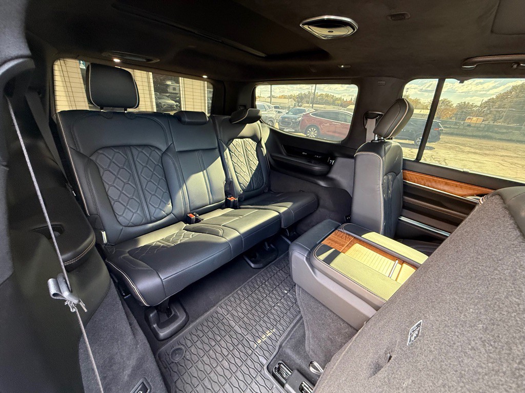 2023 Jeep Grand Cherokee Image 16