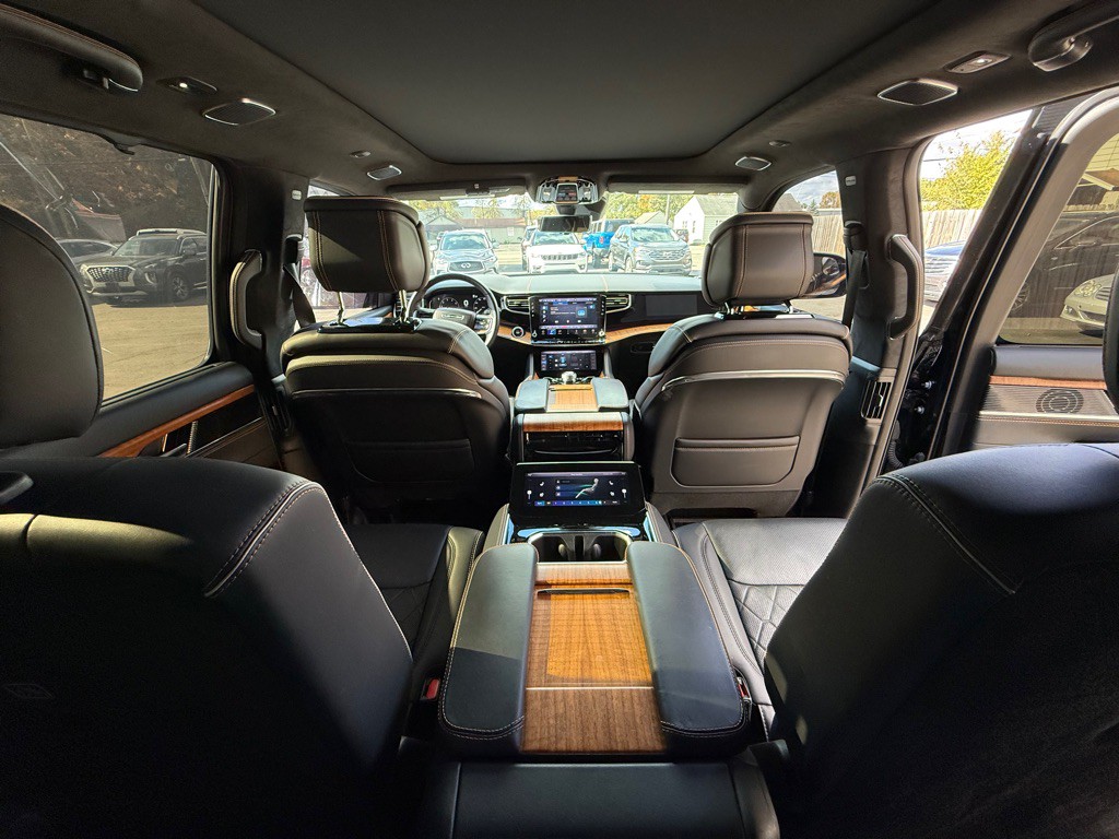 2023 Jeep Grand Cherokee Image 17