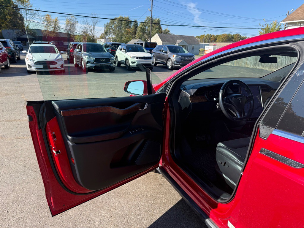 2020 Tesla Model X Image 10