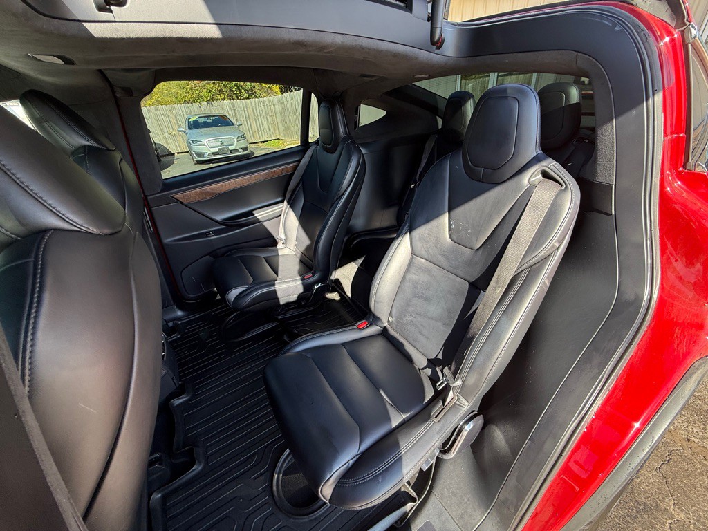 2020 Tesla Model X Image 13