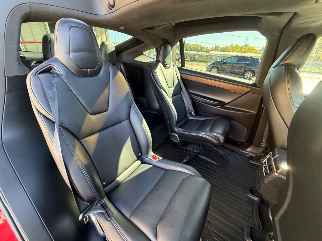 2020 Tesla Model X Image 16