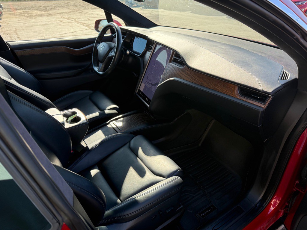 2020 Tesla Model X Image 18