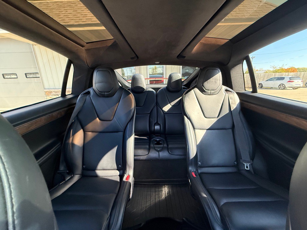 2020 Tesla Model X Image 21