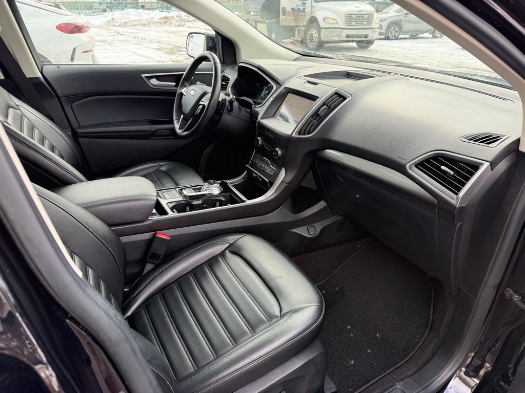 2020 Ford Edge Image 22