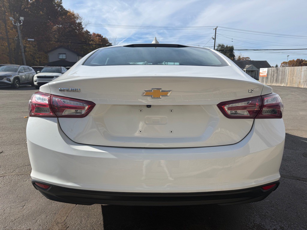 2022 Chevrolet Malibu Image 4