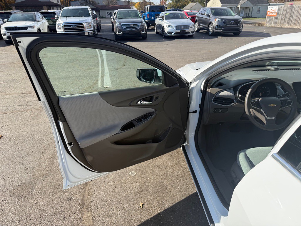 2022 Chevrolet Malibu Image 11