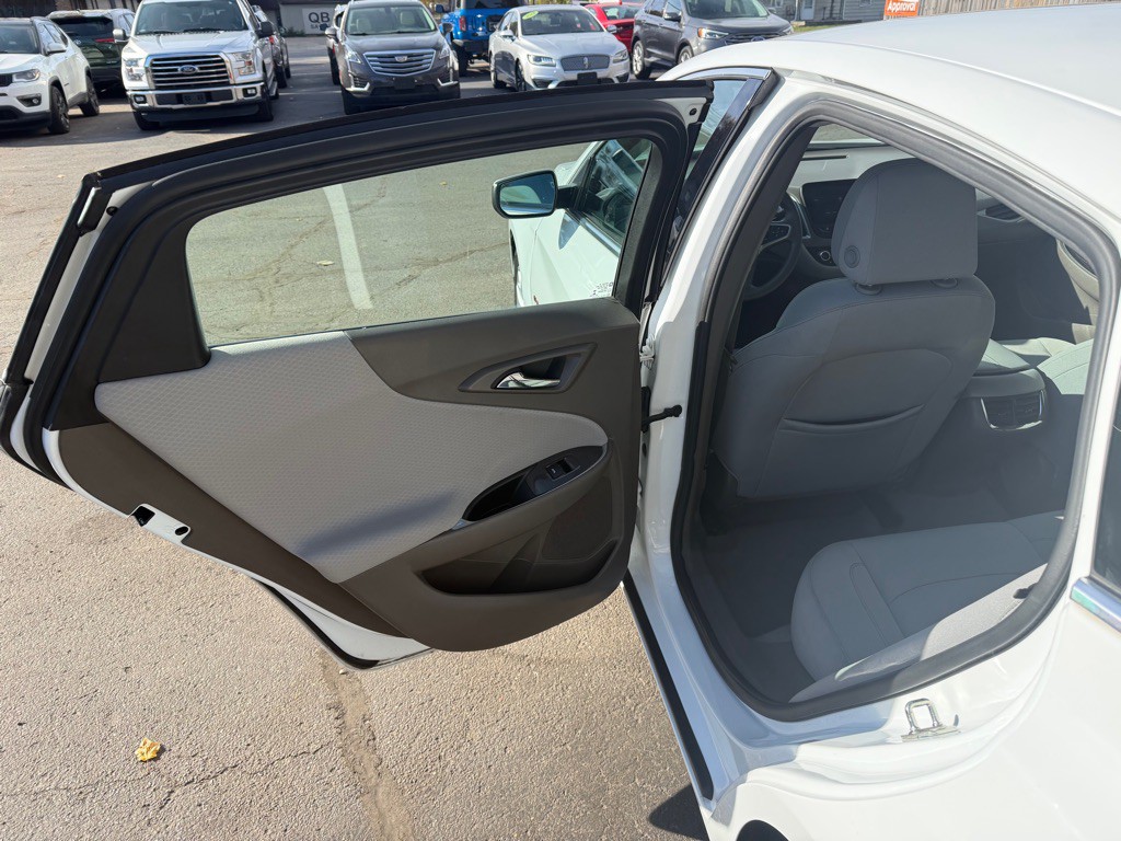 2022 Chevrolet Malibu Image 13