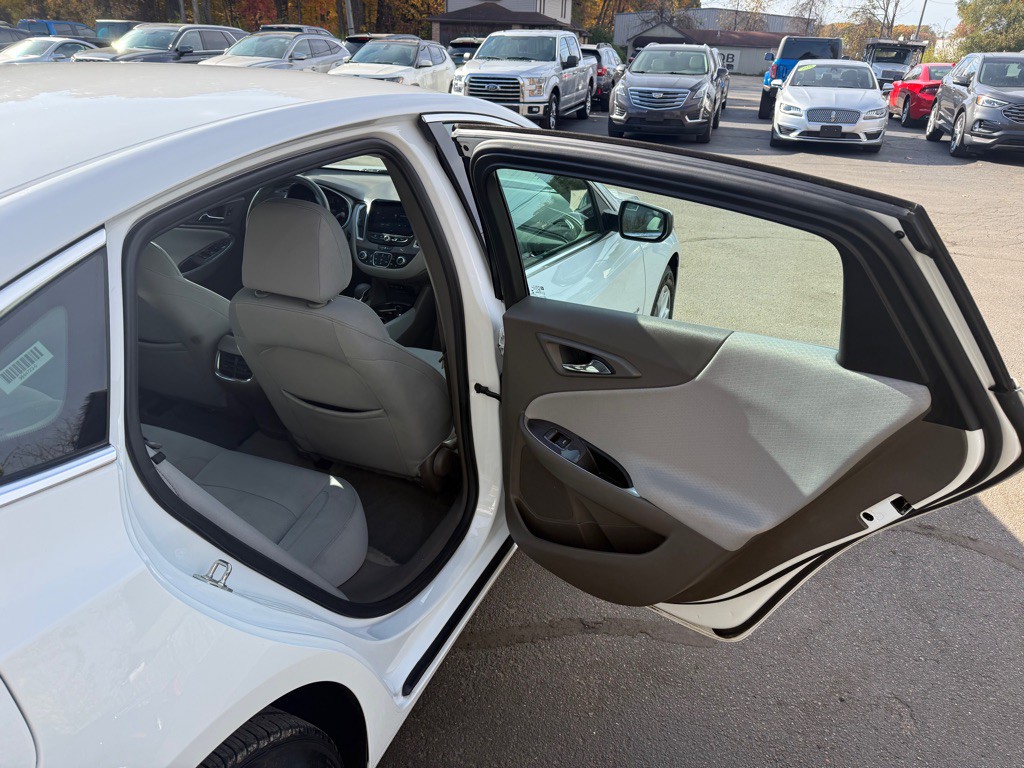 2022 Chevrolet Malibu Image 16
