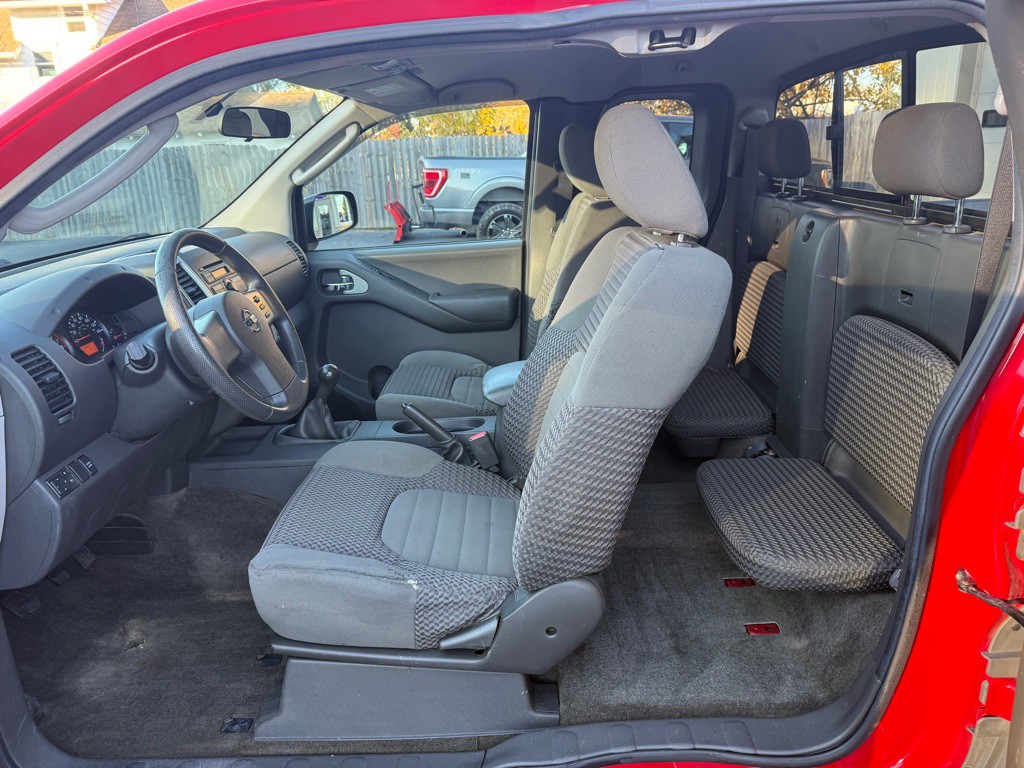 2010 Nissan Frontier Image 10