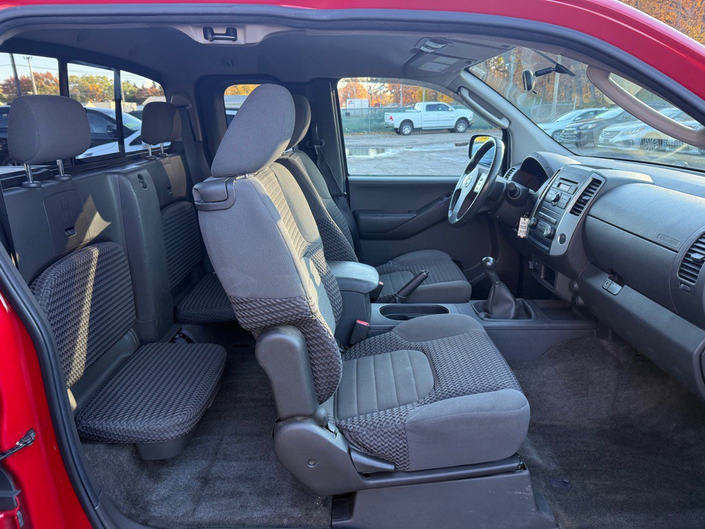 2010 Nissan Frontier Image 14