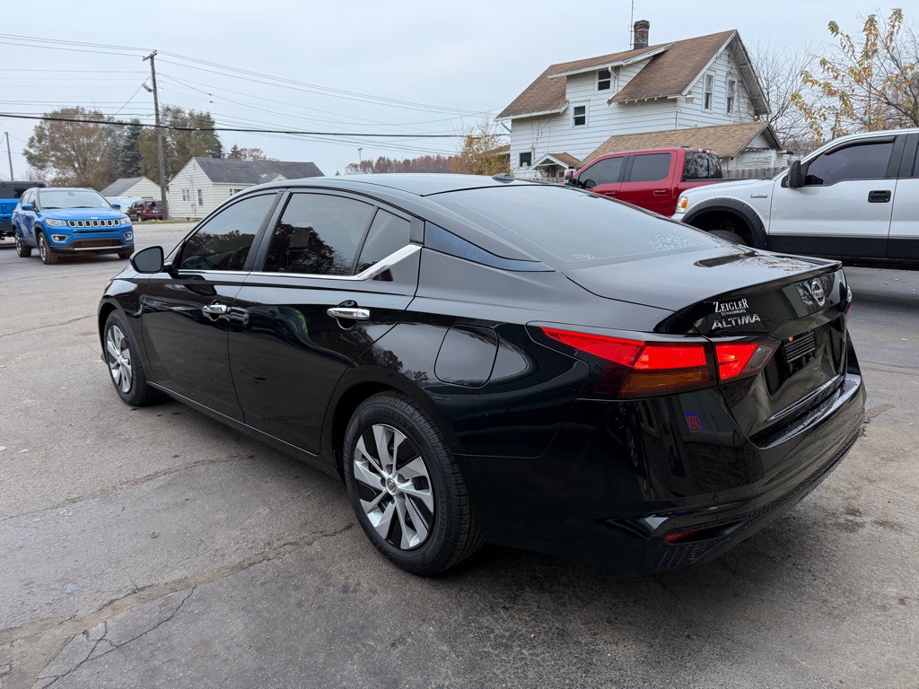 2019 Nissan Altima Image 4