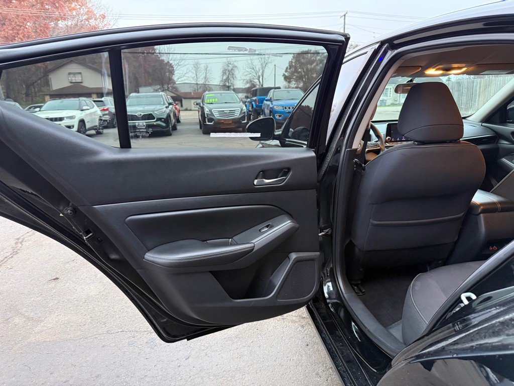 2019 Nissan Altima Image 11