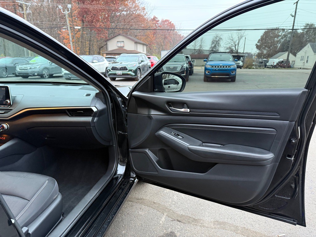 2019 Nissan Altima Image 18