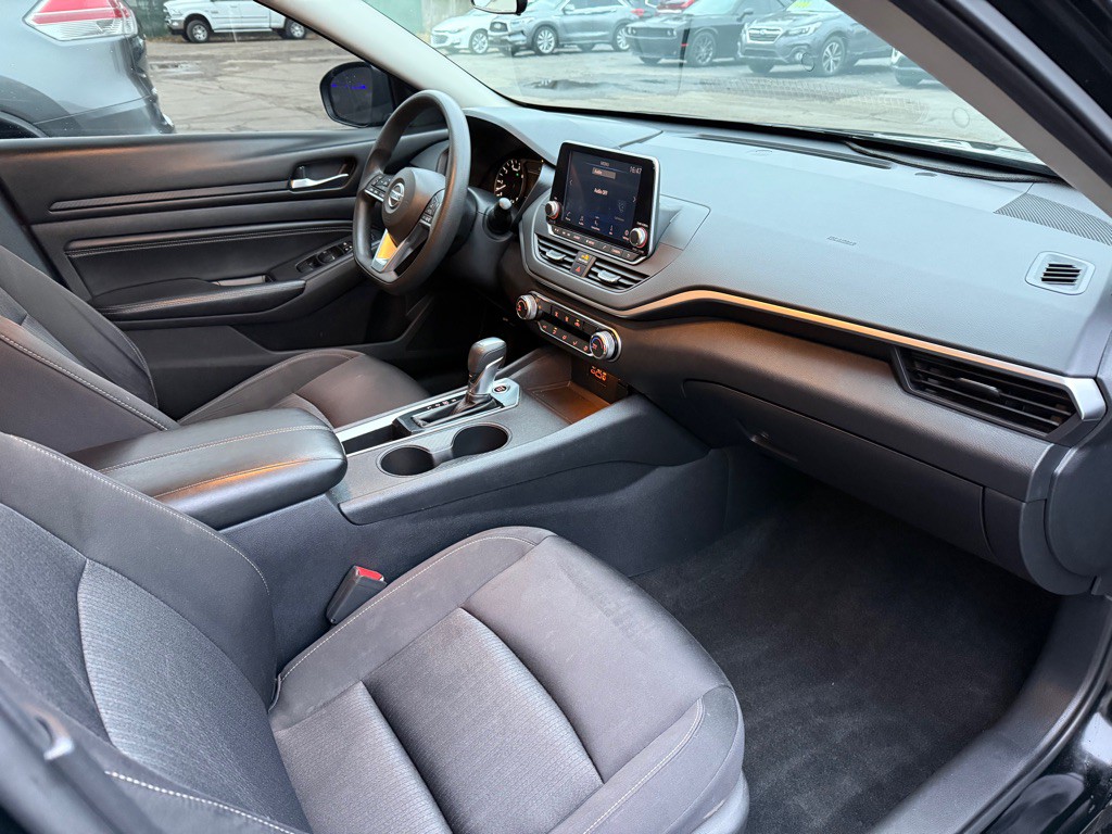 2019 Nissan Altima Image 19