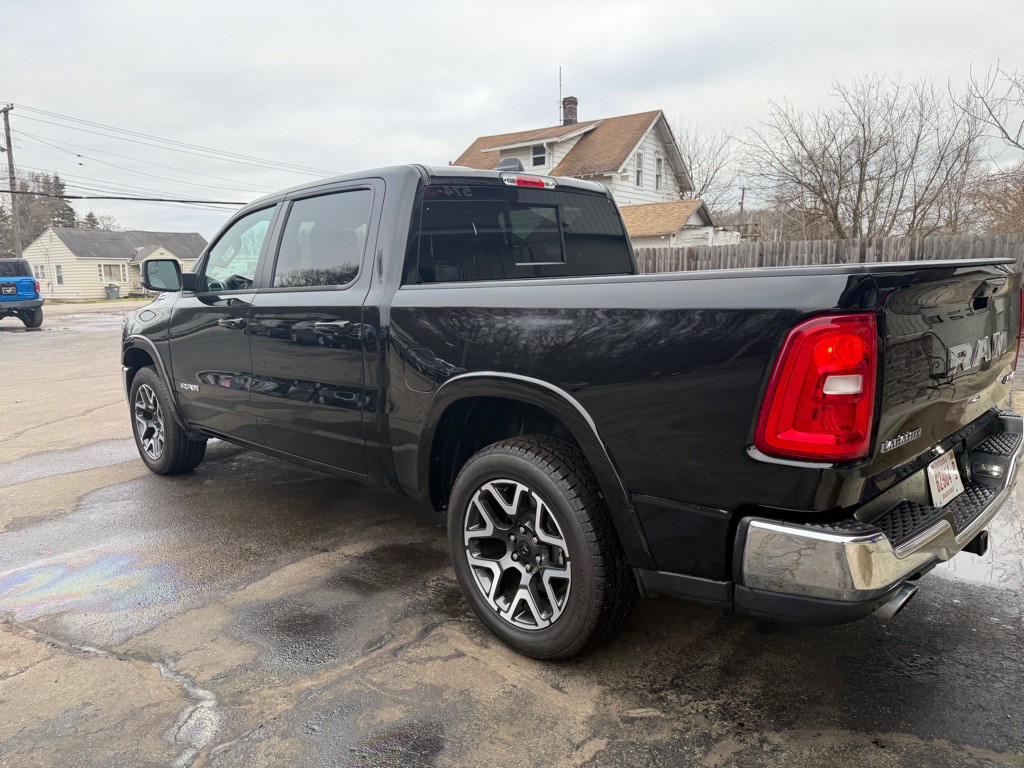 2025 RAM 1500 Image 3
