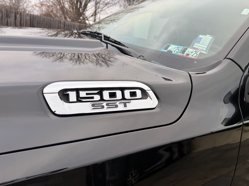 2025 RAM 1500 Image 15