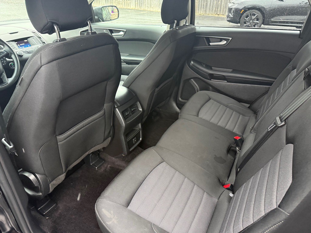 2017 Ford Edge Image 11