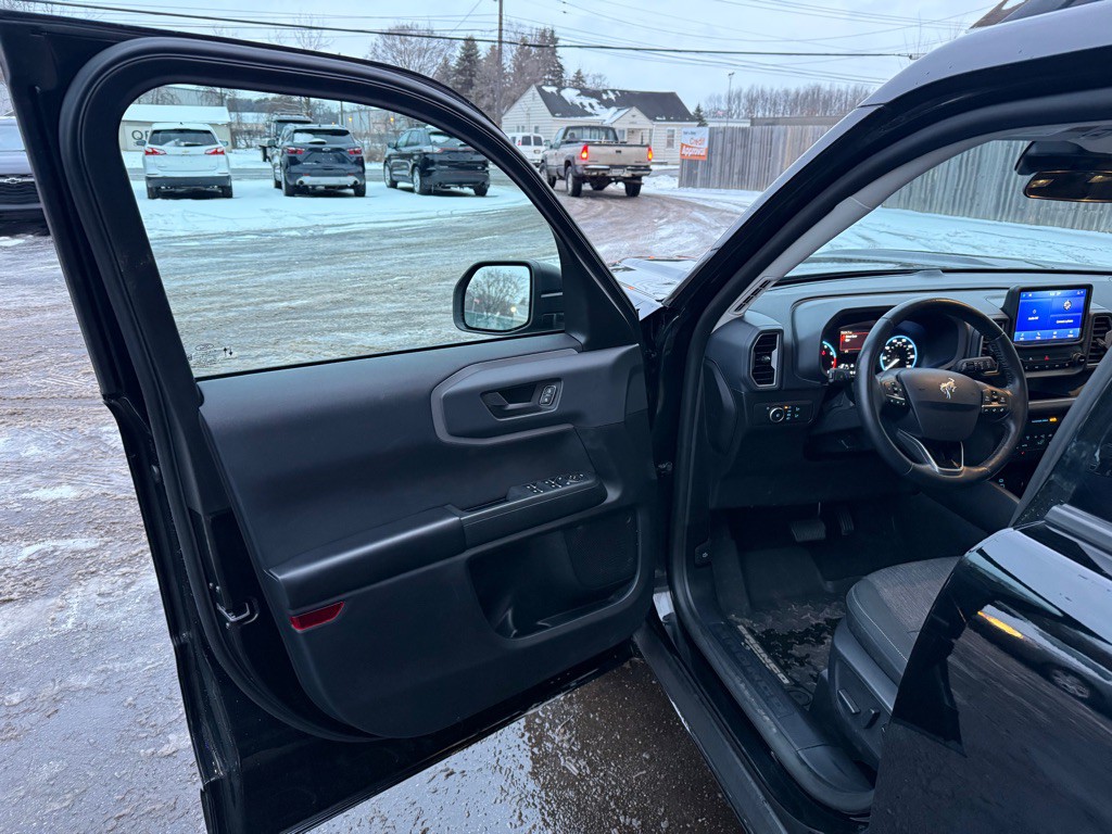 2022 Ford Bronco Image 10