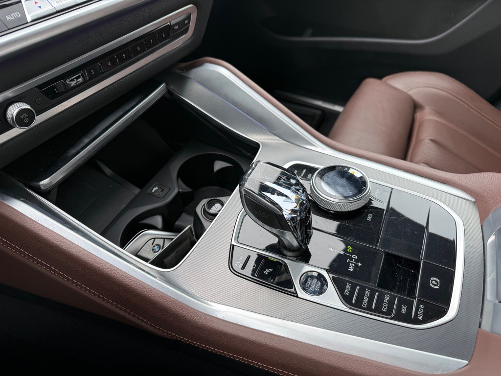 2022 BMW X6 Image 27