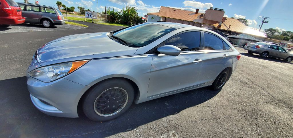 2011 Hyundai Sonata Image 4