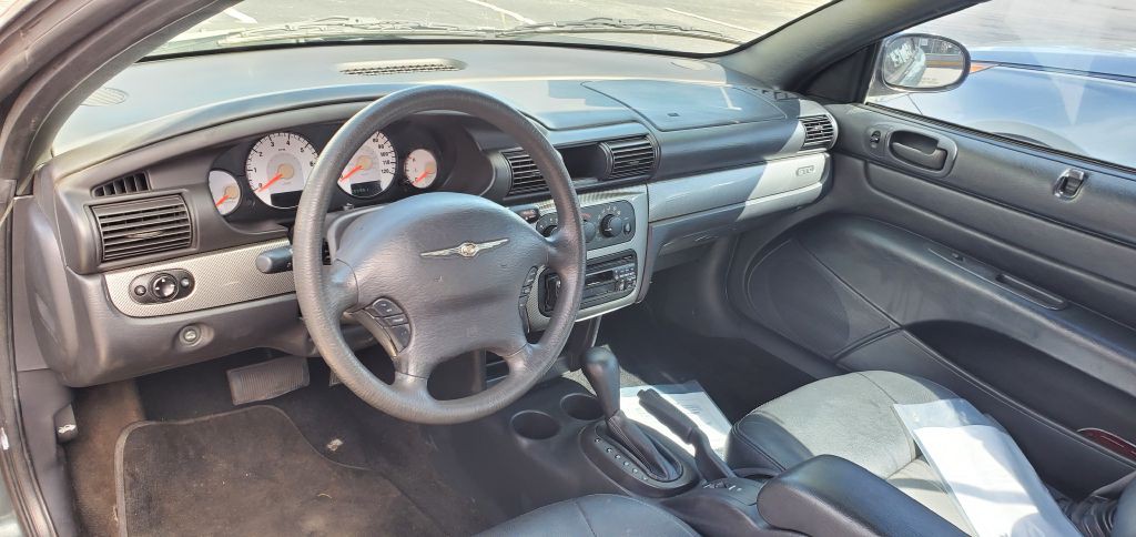 2006 Chrysler Sebring Image 3