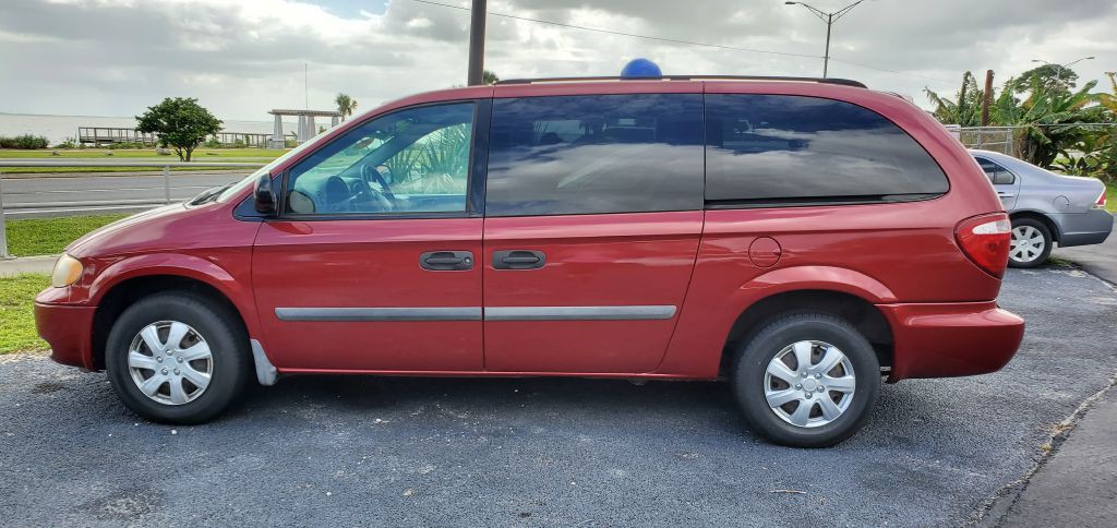 2006 Dodge Grand Caravan Image 2