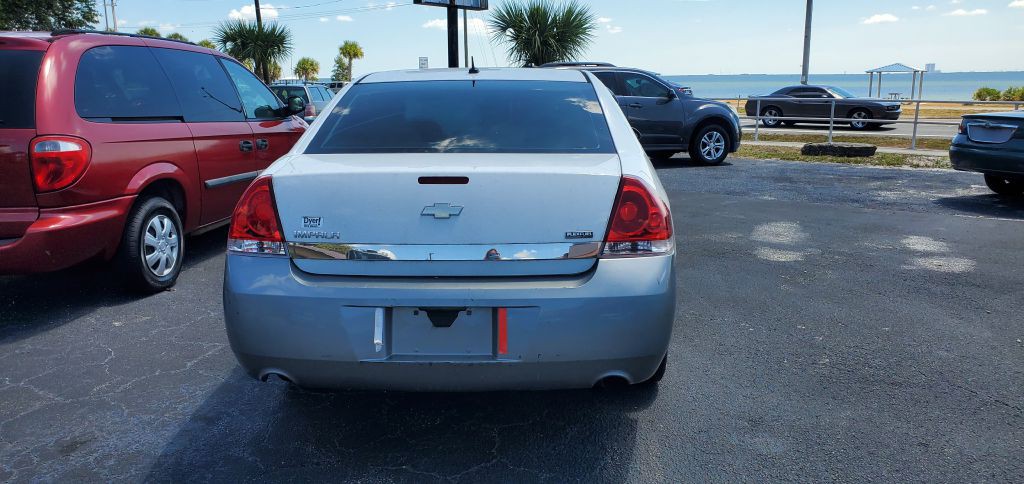 2010 Chevrolet Impala Image 4