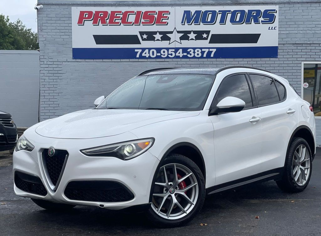 2018 Alfa Romeo Stelvio Image 1