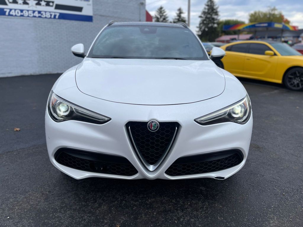 2018 Alfa Romeo Stelvio Image 3