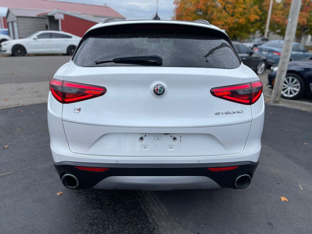 2018 Alfa Romeo Stelvio Image 6