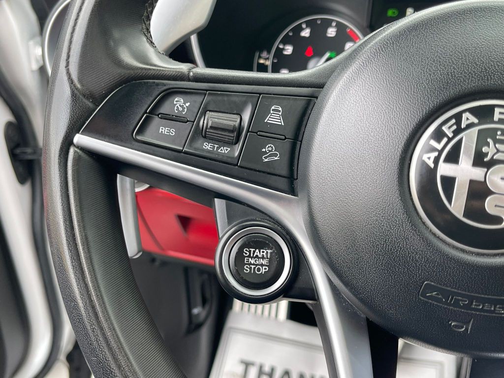2018 Alfa Romeo Stelvio Image 11