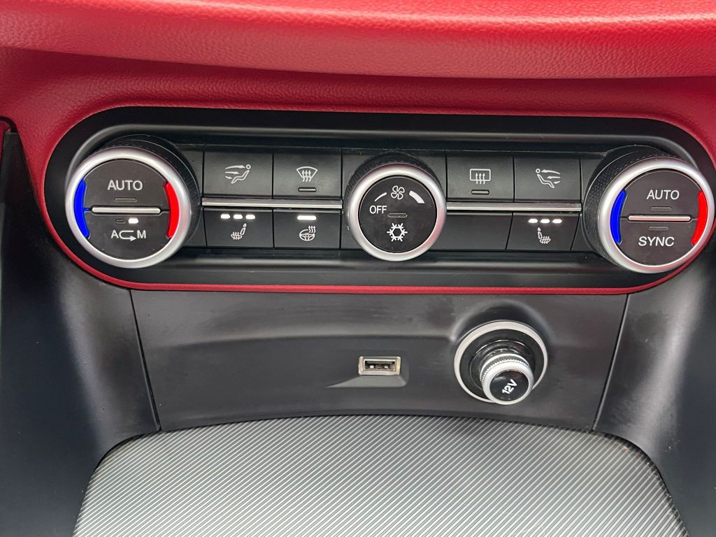 2018 Alfa Romeo Stelvio Image 13