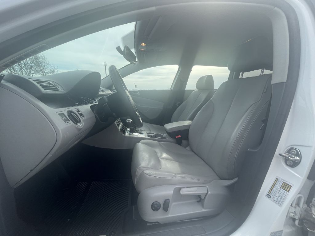 2007 Volkswagen Passat Image 9