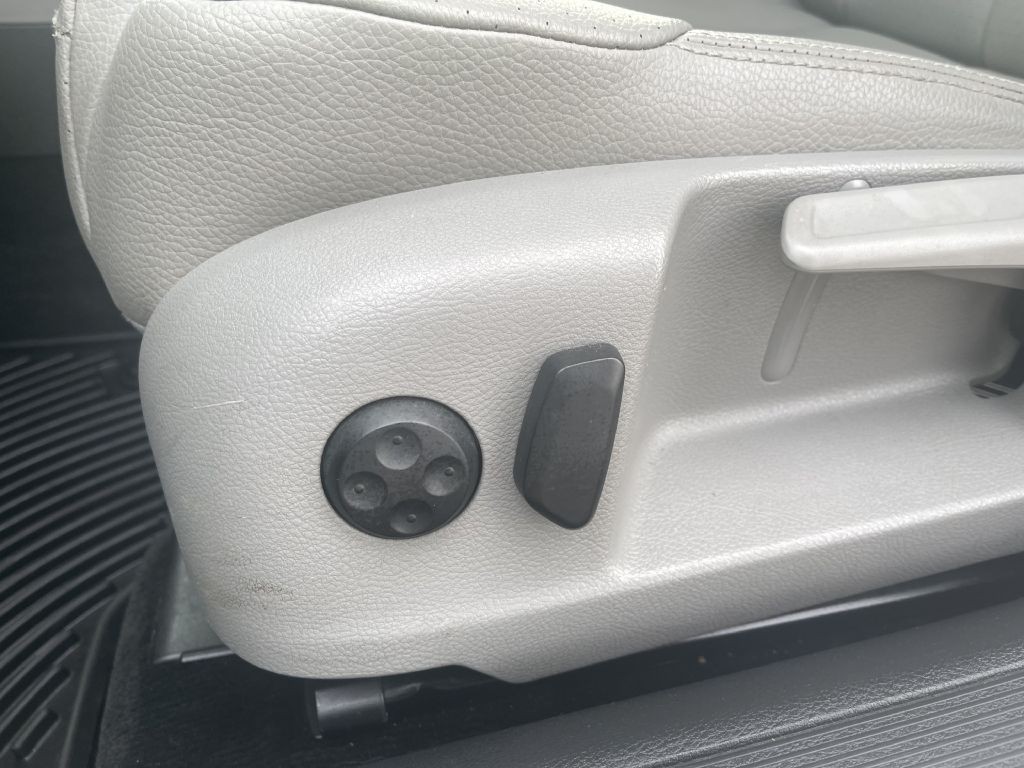 2007 Volkswagen Passat Image 12