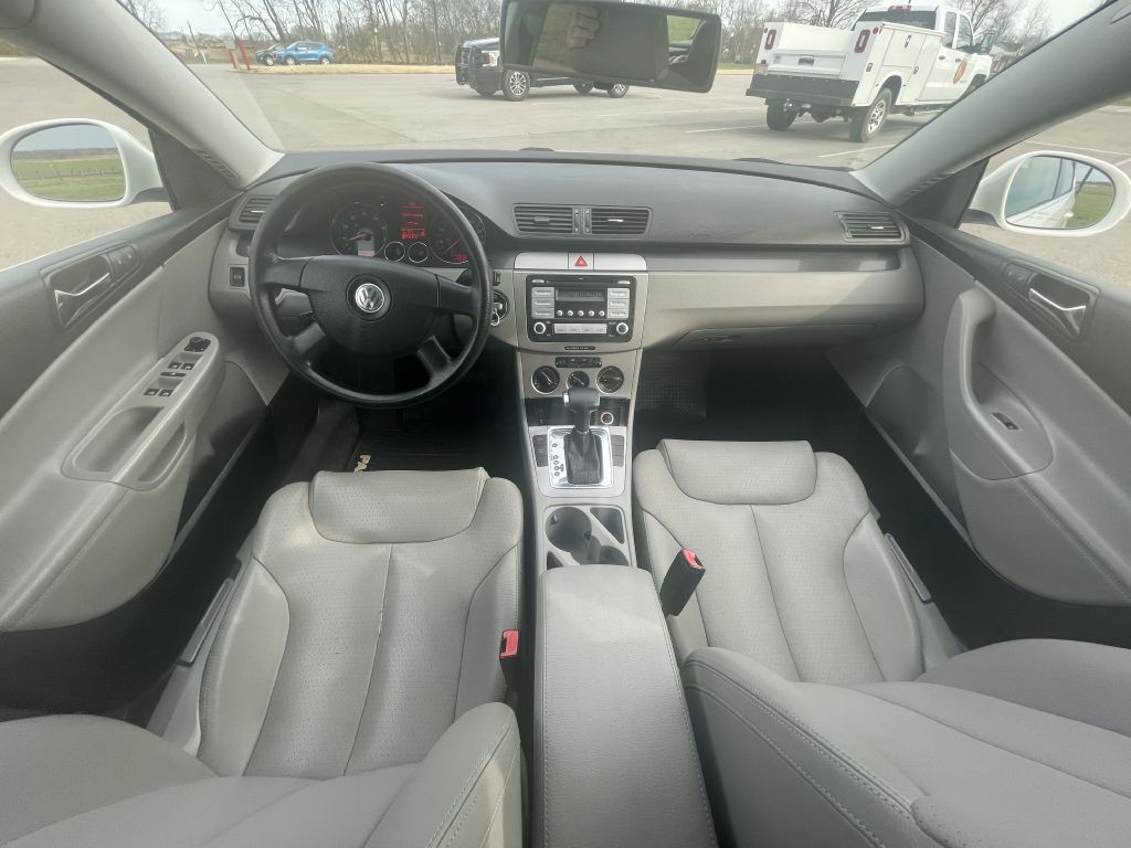 2007 Volkswagen Passat Image 21