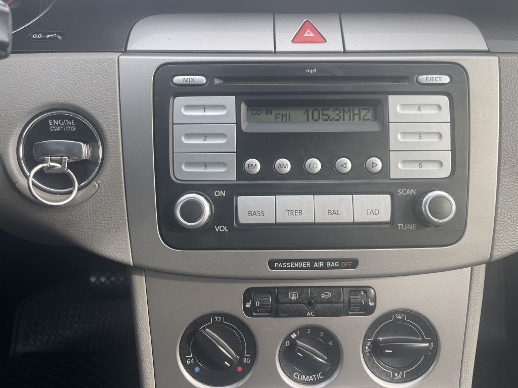 2007 Volkswagen Passat Image 22