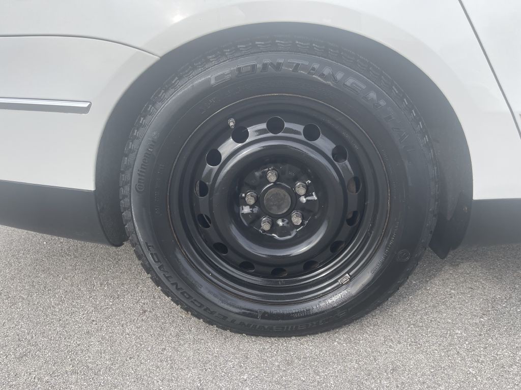 2007 Volkswagen Passat Image 28