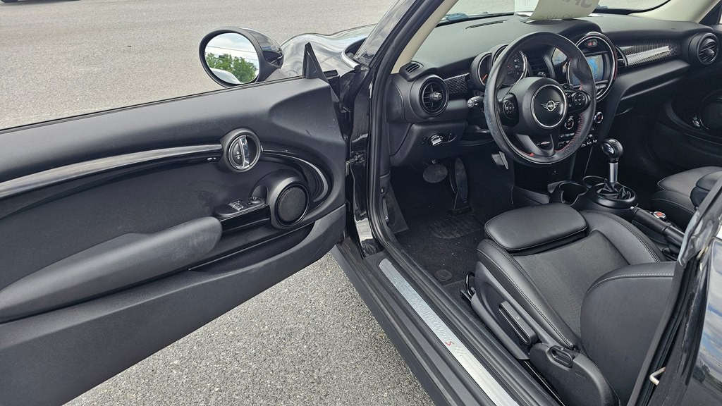 2019 MINI Cooper Image 10