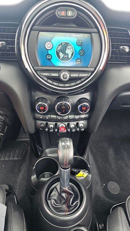 2019 MINI Cooper Image 11