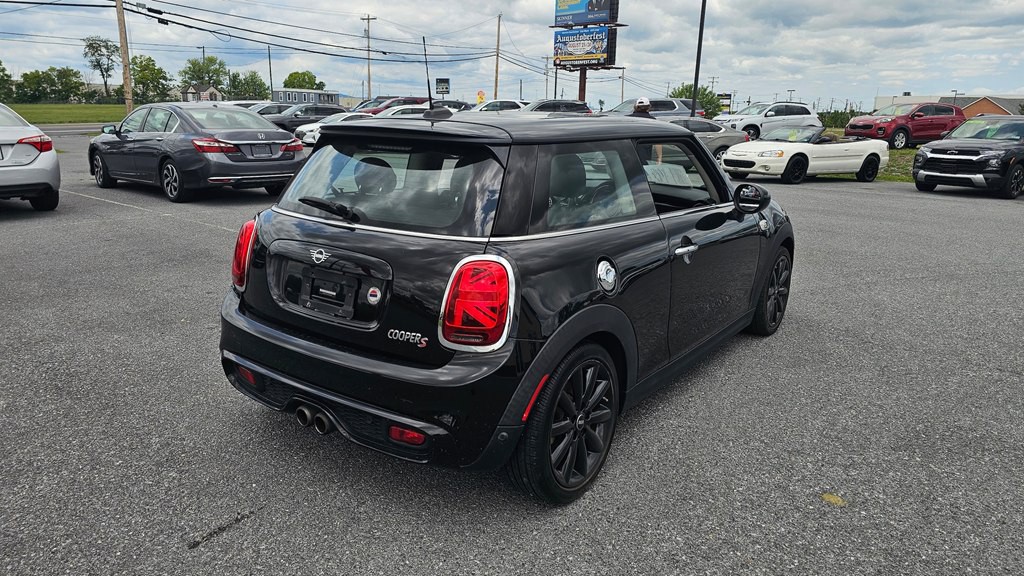 2019 MINI Cooper Image 2