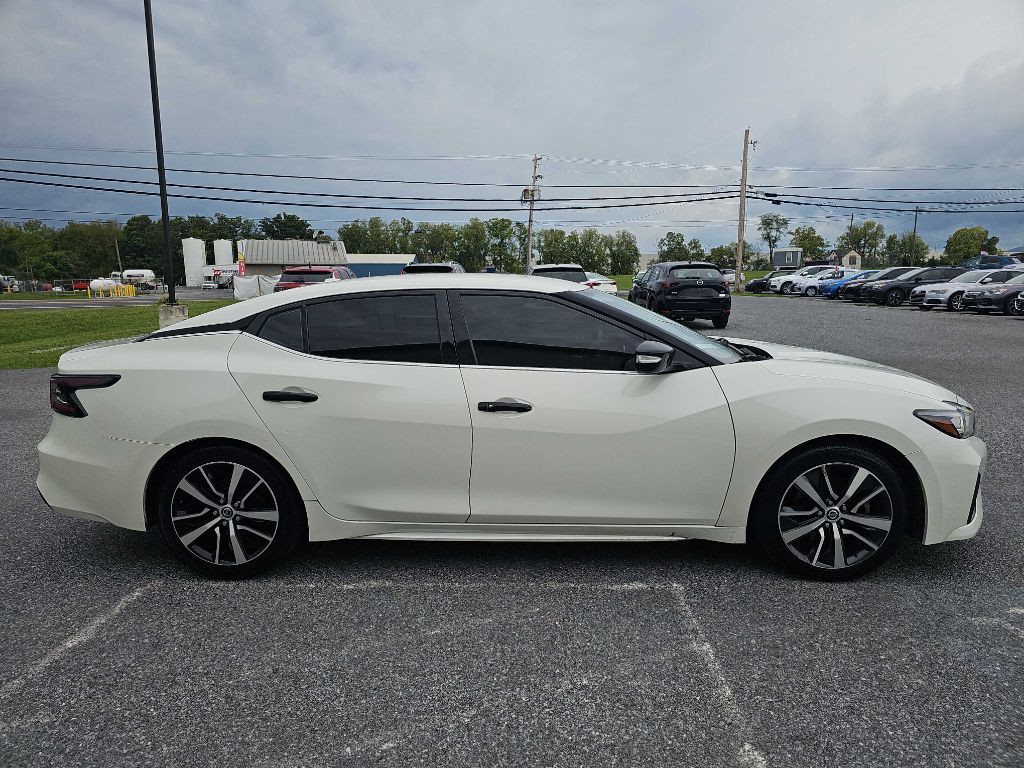2021 Nissan Maxima Image 3