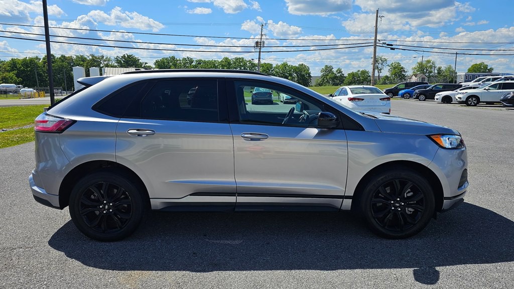 2022 Ford Edge Image 5