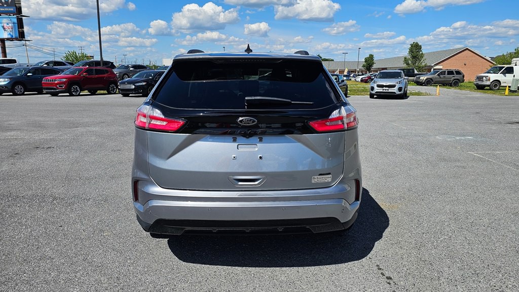 2022 Ford Edge Image 7