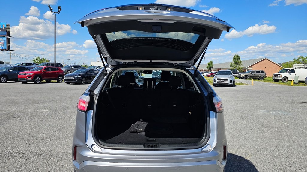 2022 Ford Edge Image 8