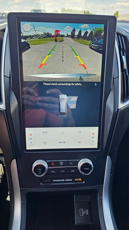 2022 Ford Edge Image 10